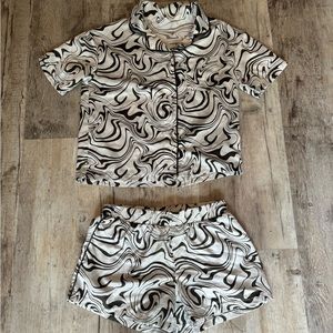 I am selling a cute silk PJ set